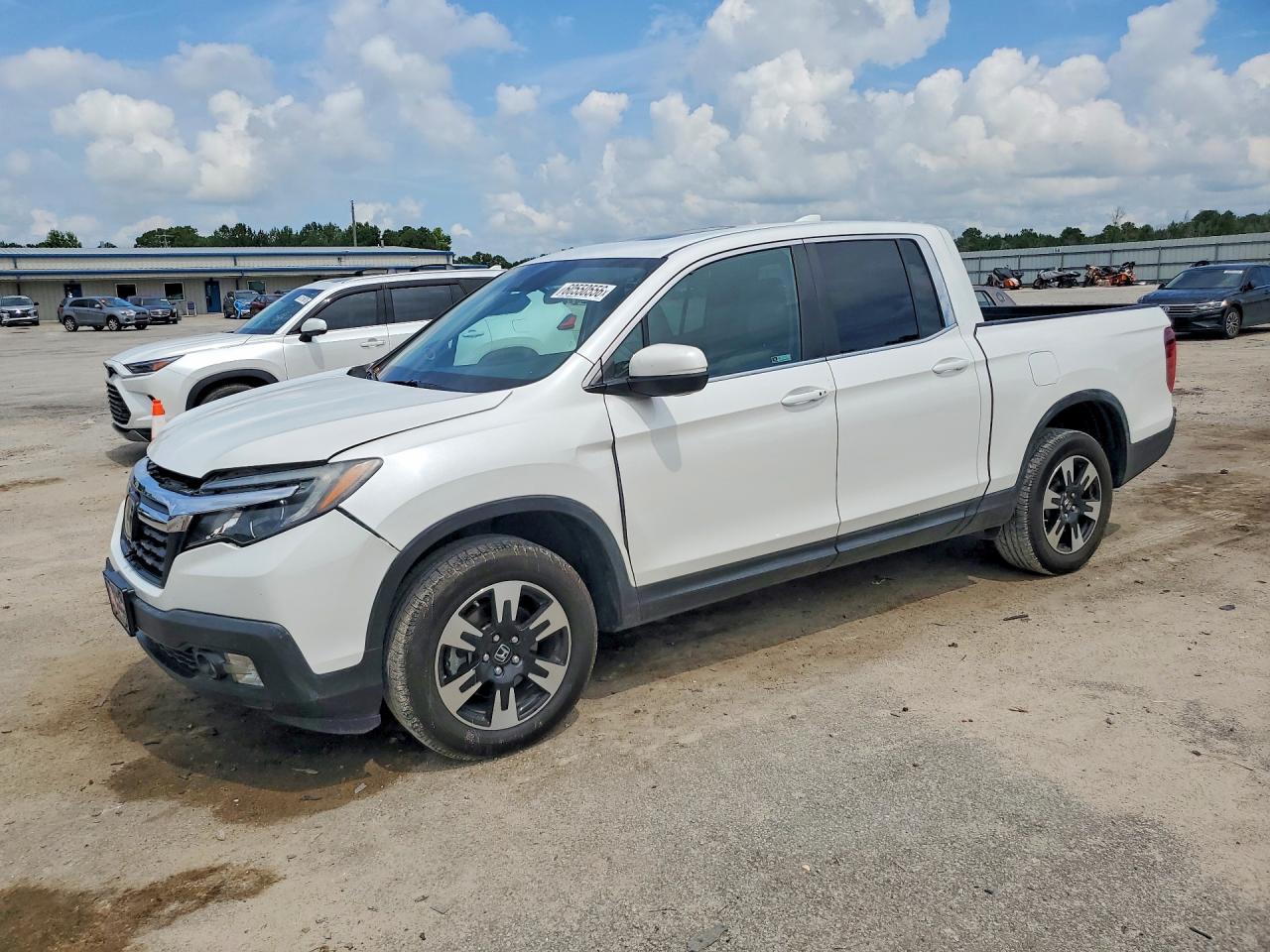 2020 Honda Ridgeline RTL, VIN 5FPYK3F57LB019465 — Front end