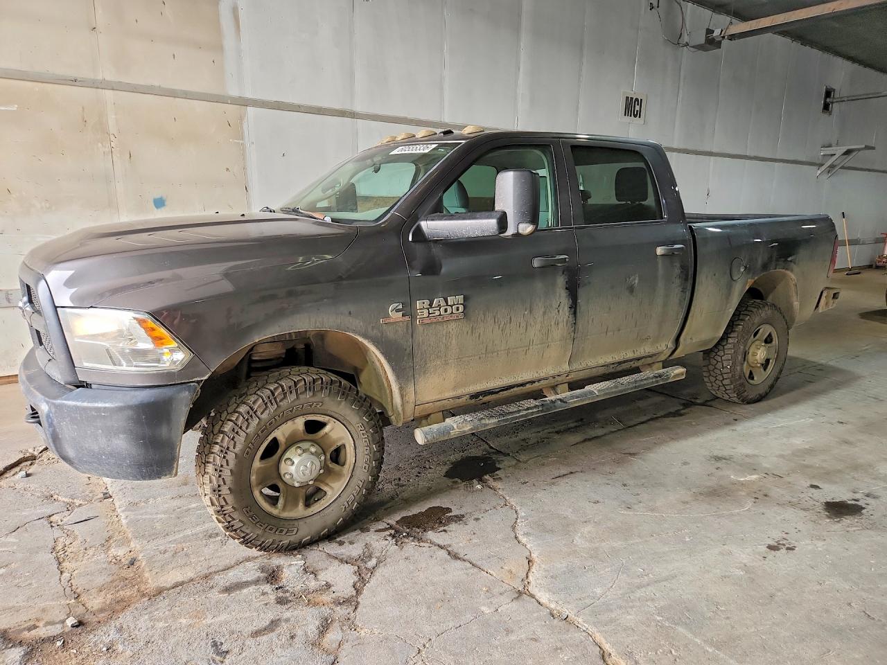 2015 Ram 3500 Tradesman, VIN 3C63R3CL3FG690395 — Rear end