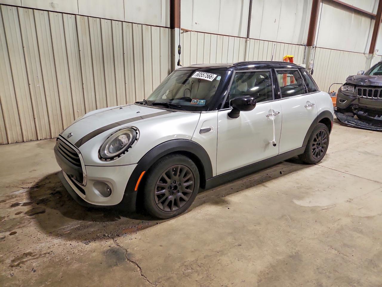 2020 MINI Hardtop 4 Door Cooper, VIN WMWXU7C04L2M35052 — Side