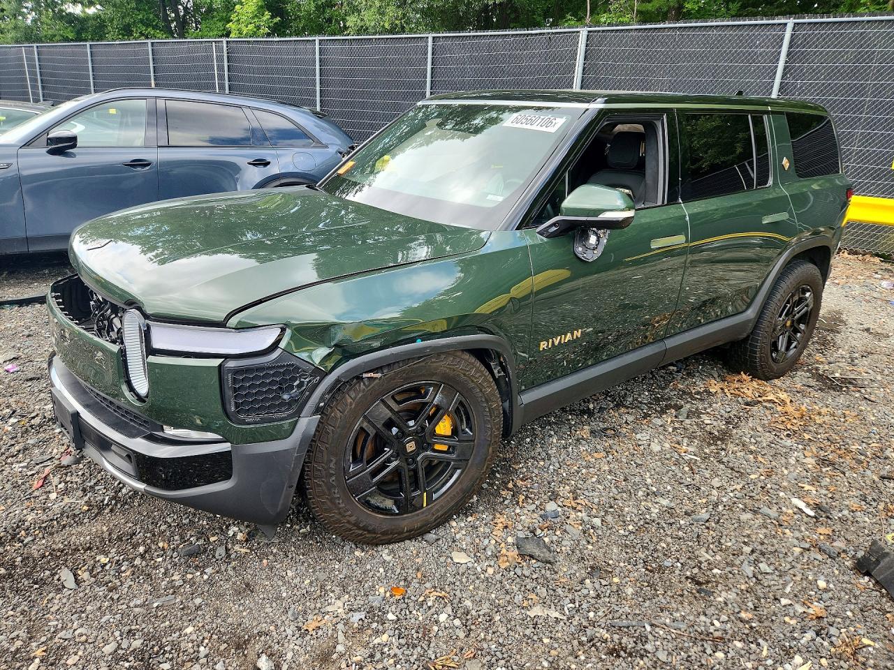 2023 Rivian R1S Adventure, VIN 7PDSGABA4PN017440 — Front end