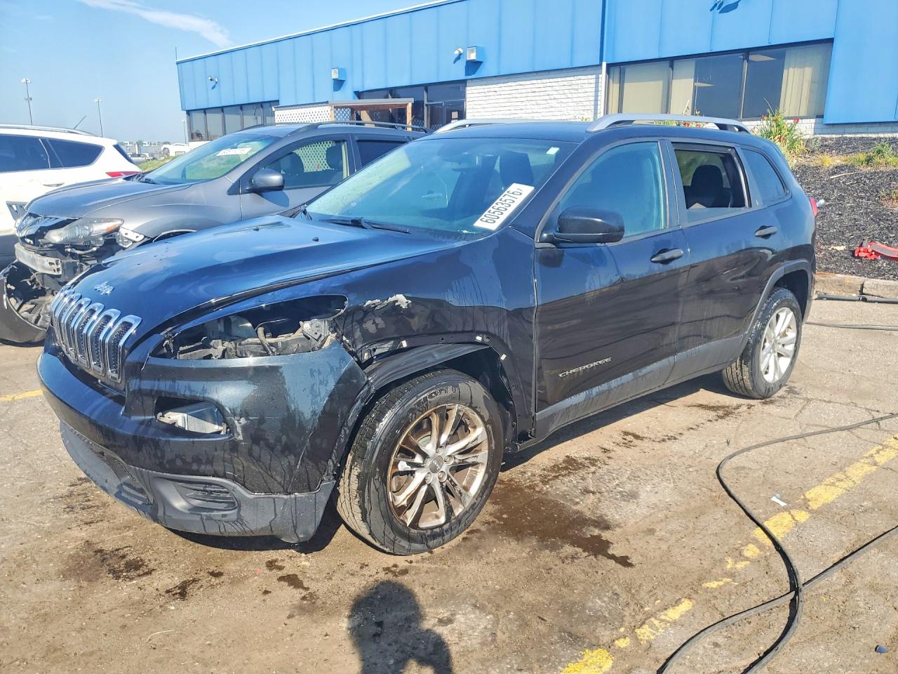 2015 Jeep Cherokee Sport, VIN 1C4PJLAB7FW620587 — Front end