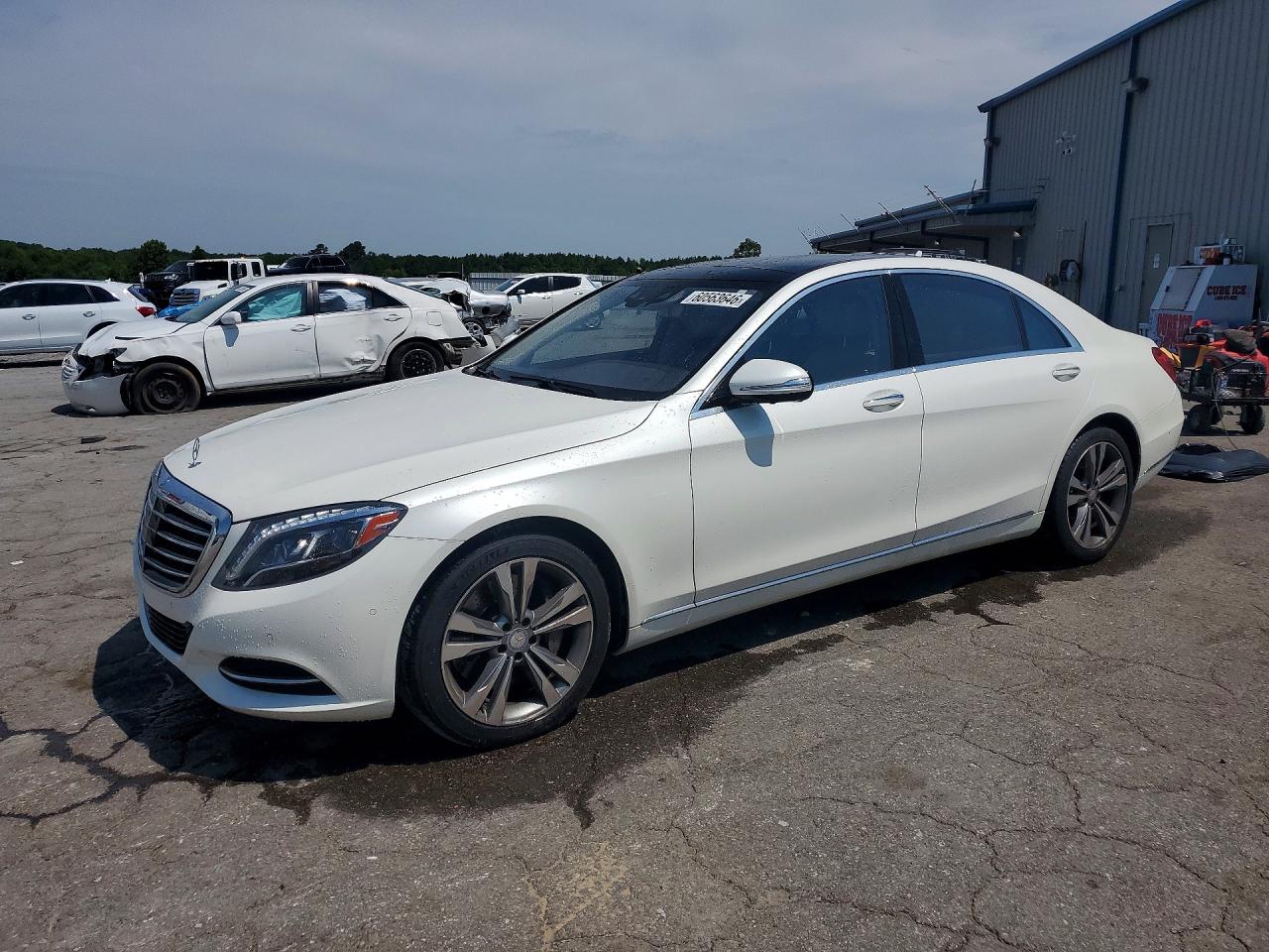 2015 Mercedes-Benz S 550, VIN WDDUG8CB8FA120095 — Rear end