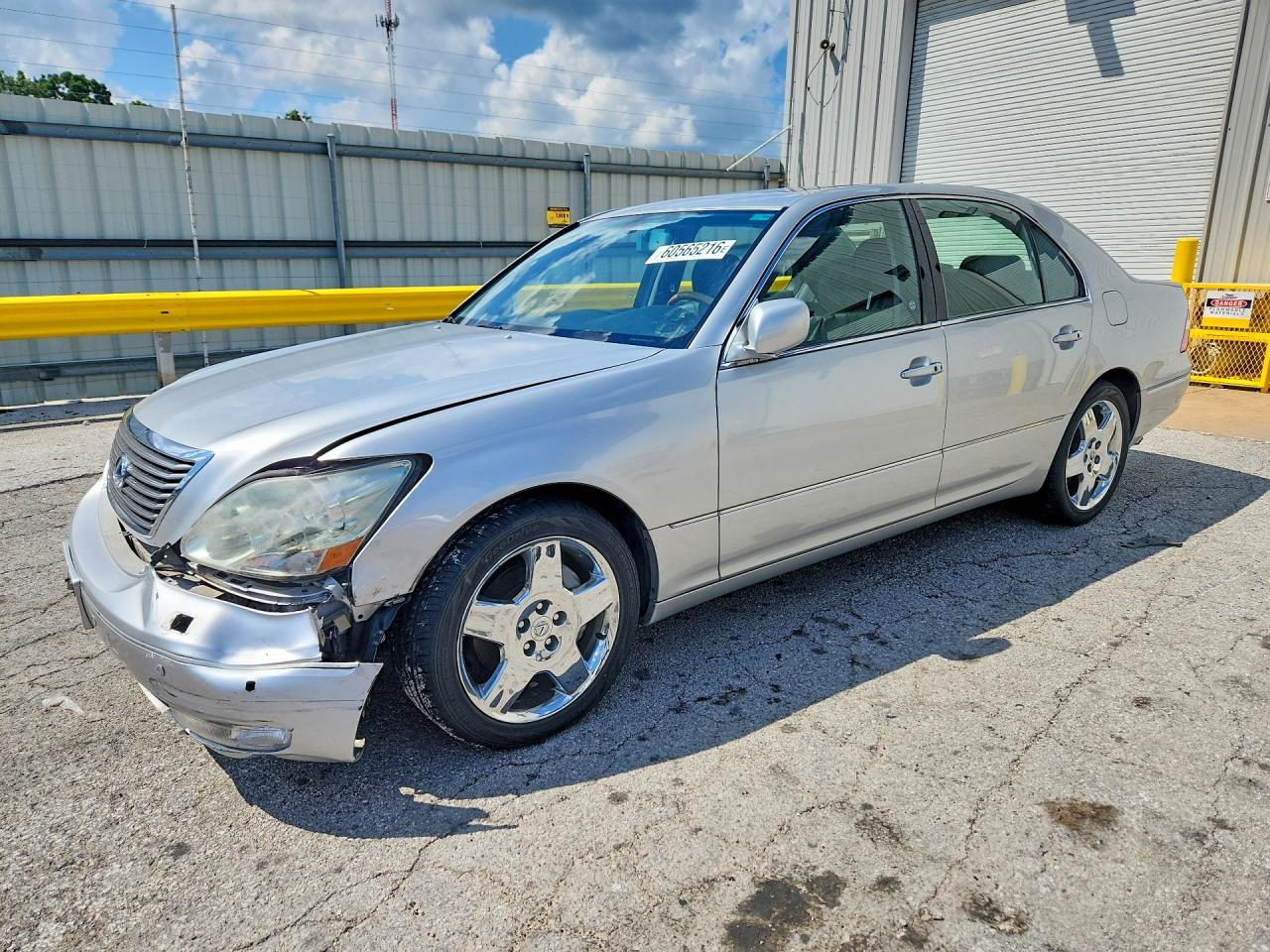 2005 Lexus LS 430, VIN JTHBN36F655002383 — Front end