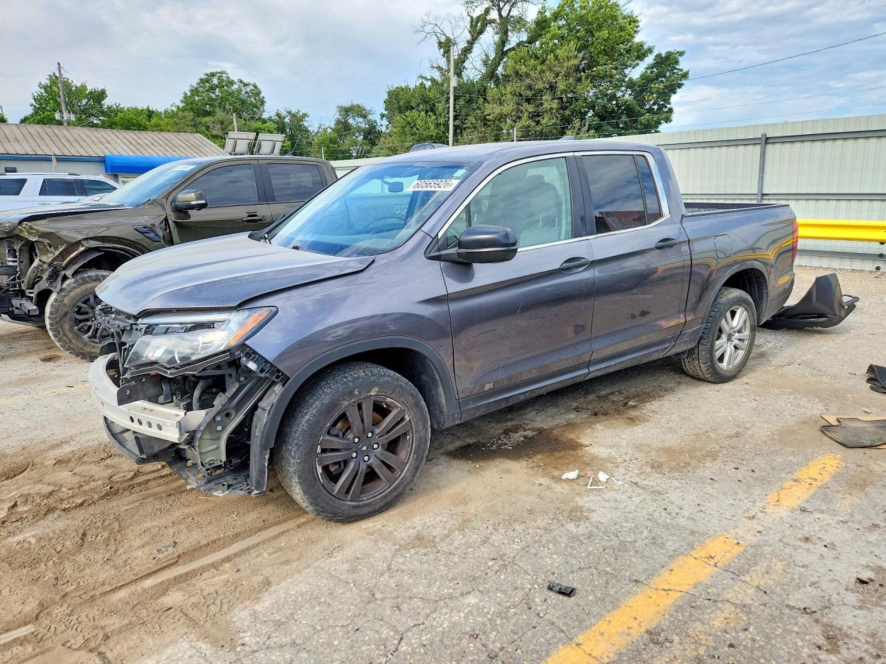 2017 Honda Ridgeline RT, VIN 5FPYK3F20HB019188 — Front end
