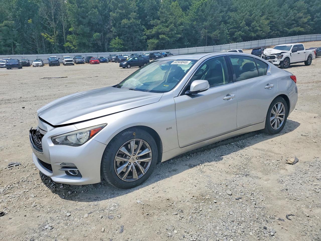 2017 Infiniti Q50 Premium, VIN JN1EV7APXHM735541 — Front end