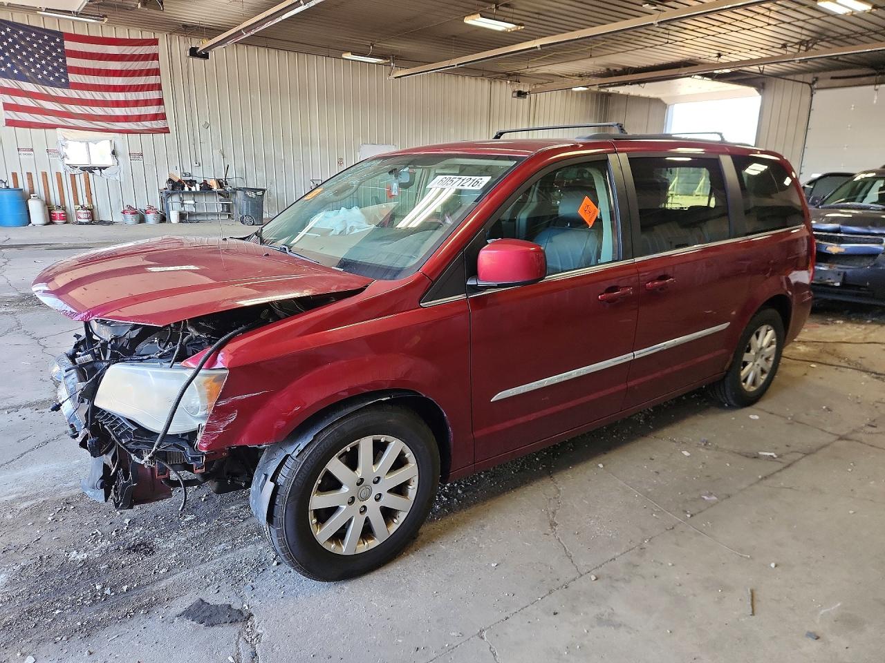 2012 Chrysler Town & Country Touring, VIN 2C4RC1BG5CR255347 — Front end