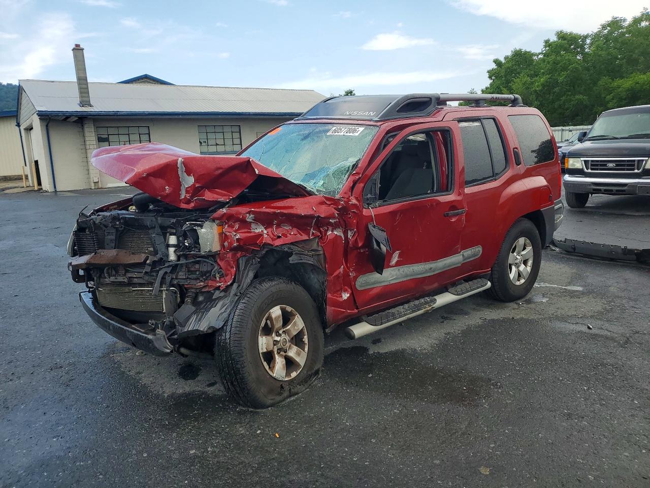 2011 Nissan Xterra Pro-4X, VIN 5N1AN0NW3BC502775 — Front end
