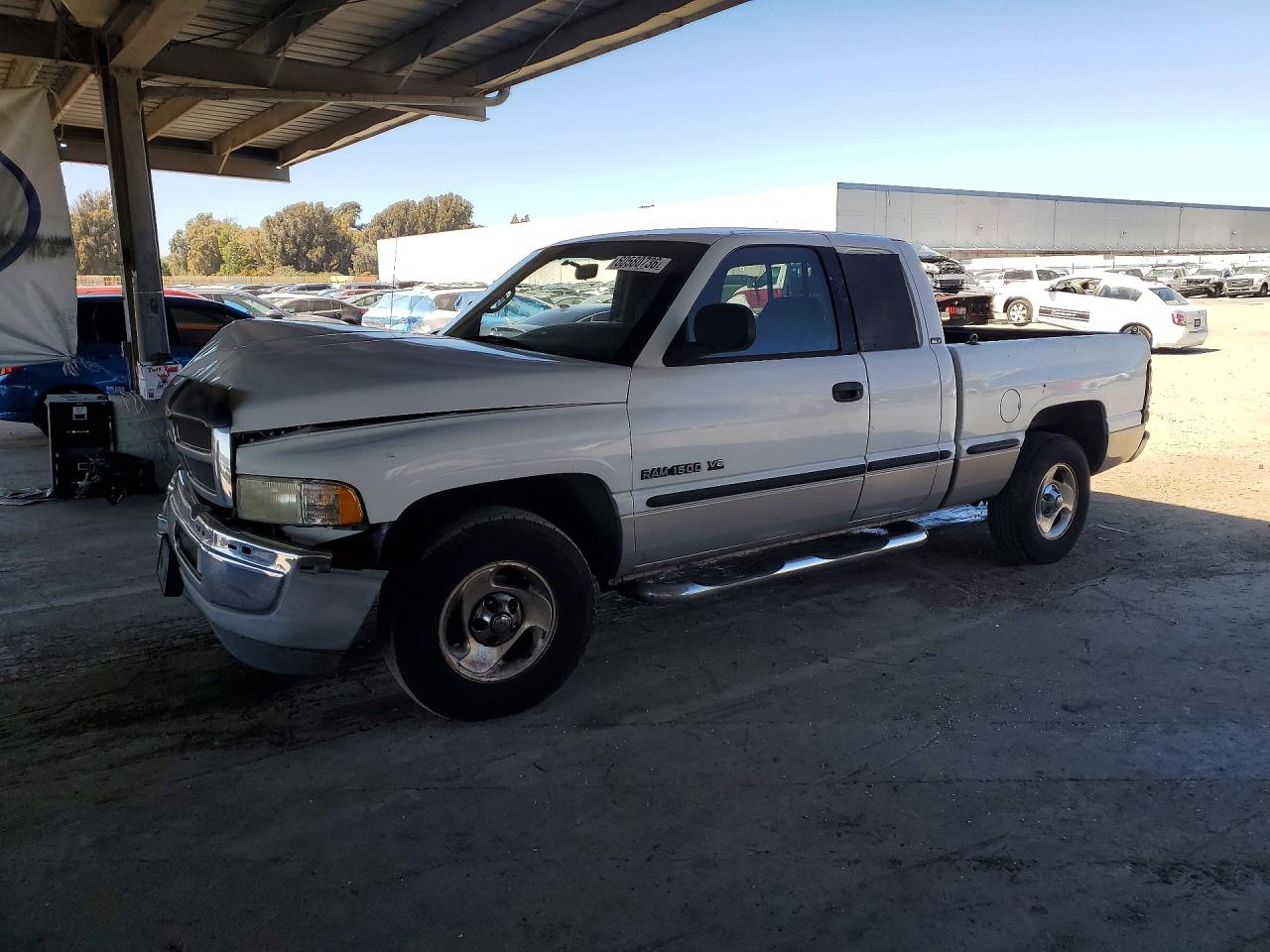 1999 Dodge 1500, VIN 1B7HC13Z5XJ535226 — Перед