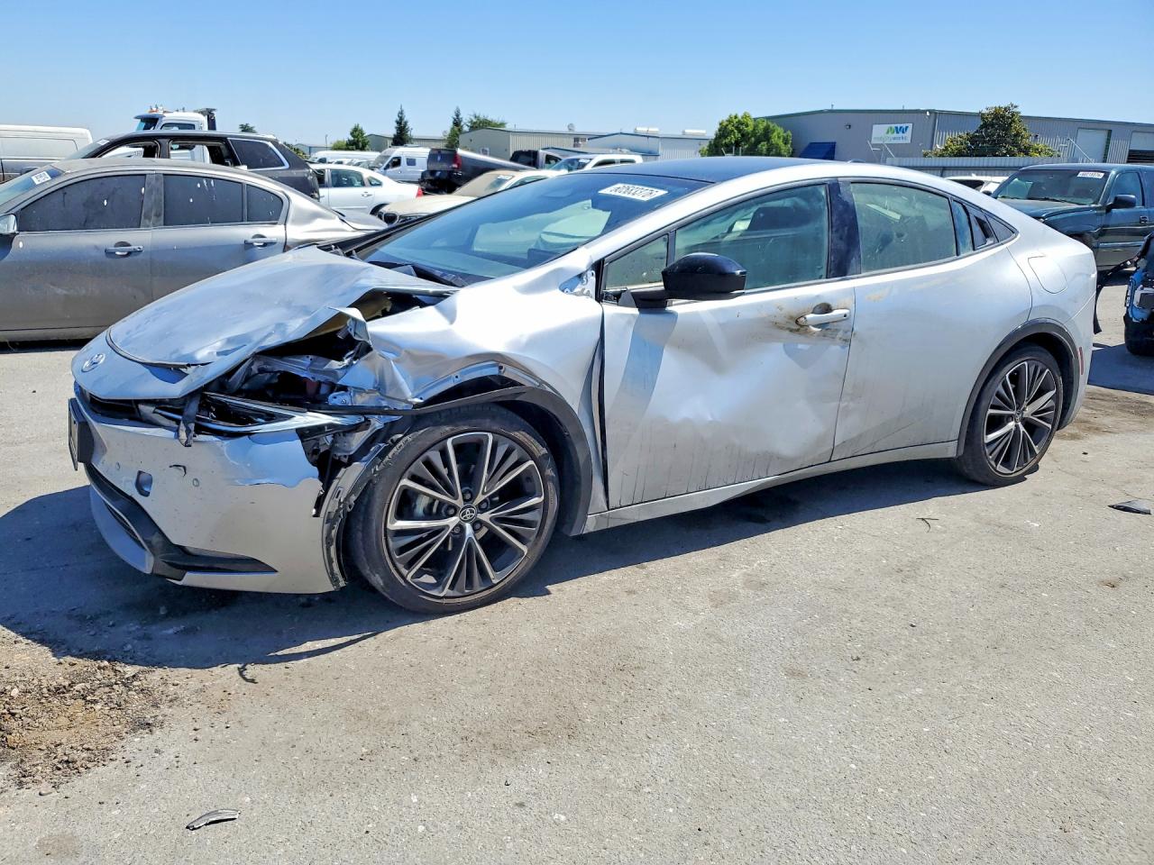 2024 Toyota Prius XLE, VIN JTDACAAU4R3023635 — Front end