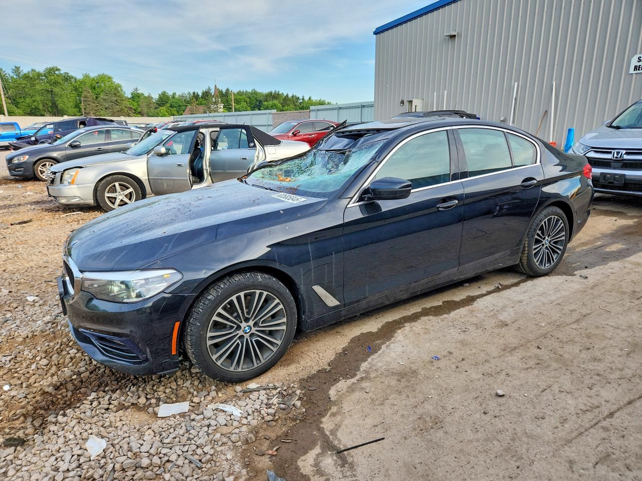 2018 BMW 5 Series 540i xDrive, VIN WBAJE7C55JG892225 — Front end