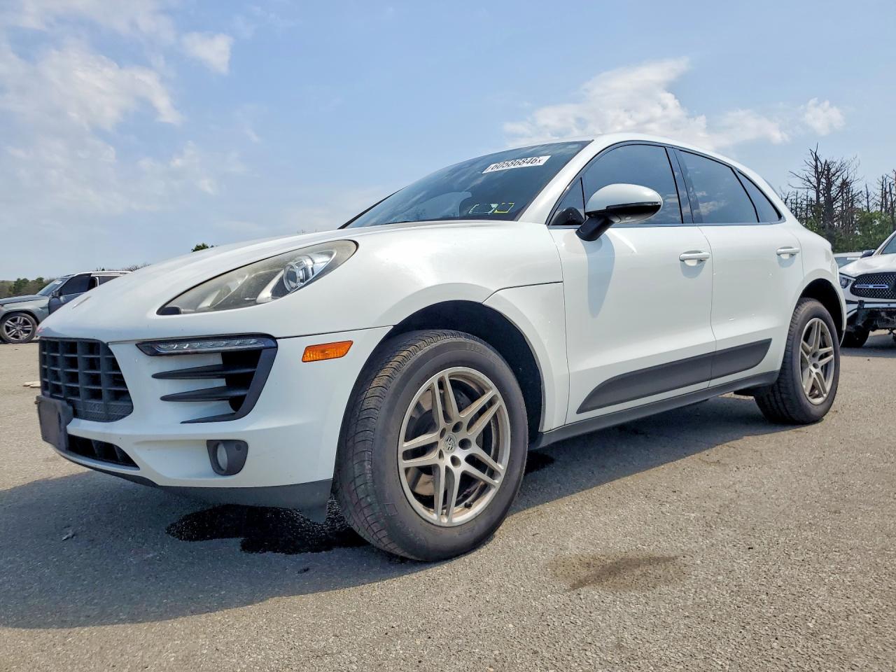 2017 Porsche Macan, VIN WP1AA2A59HLB02350 — Front end