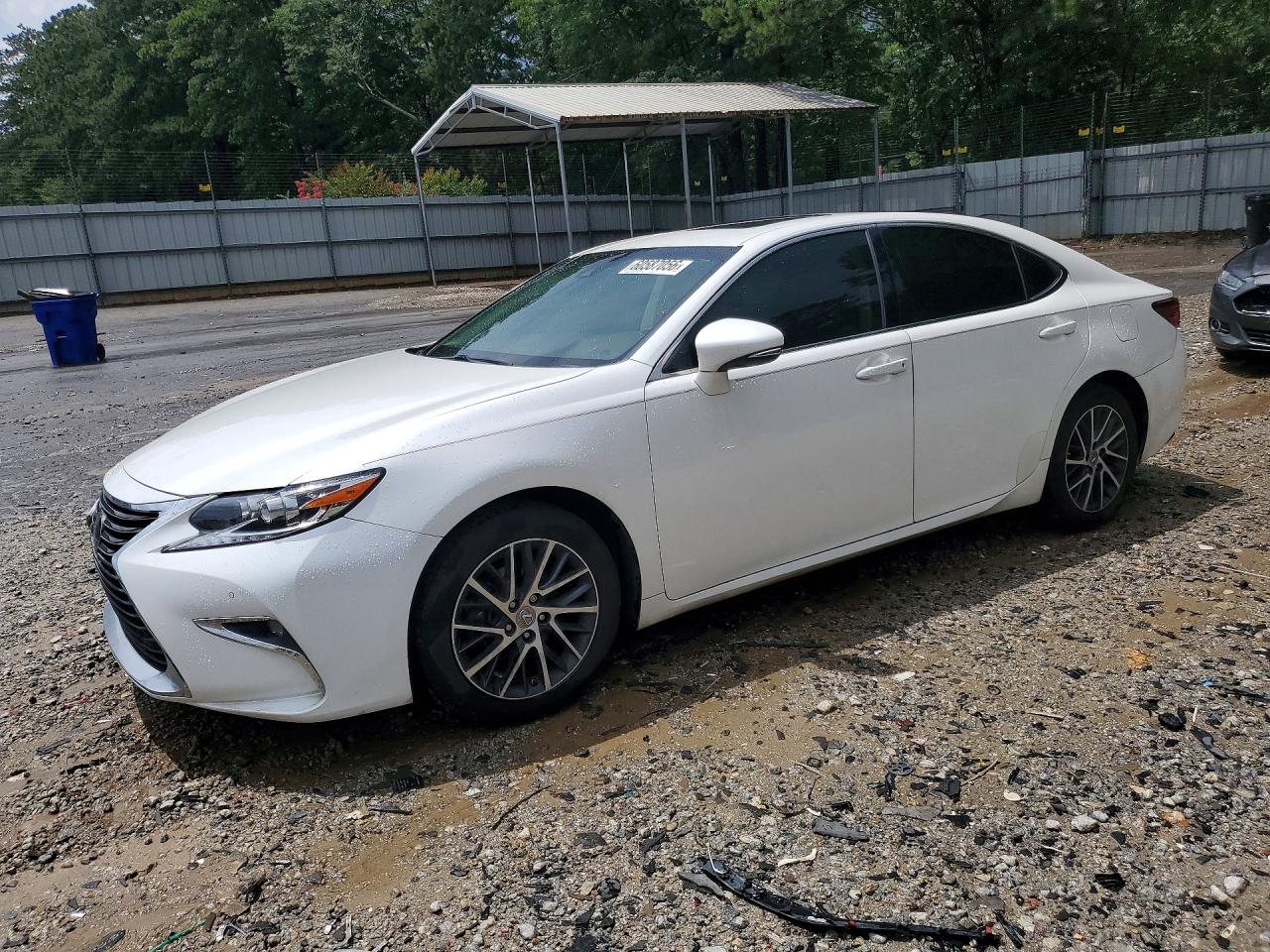 2016 Lexus ES 330, VIN 58ABK1GGXGU019349 — Перед