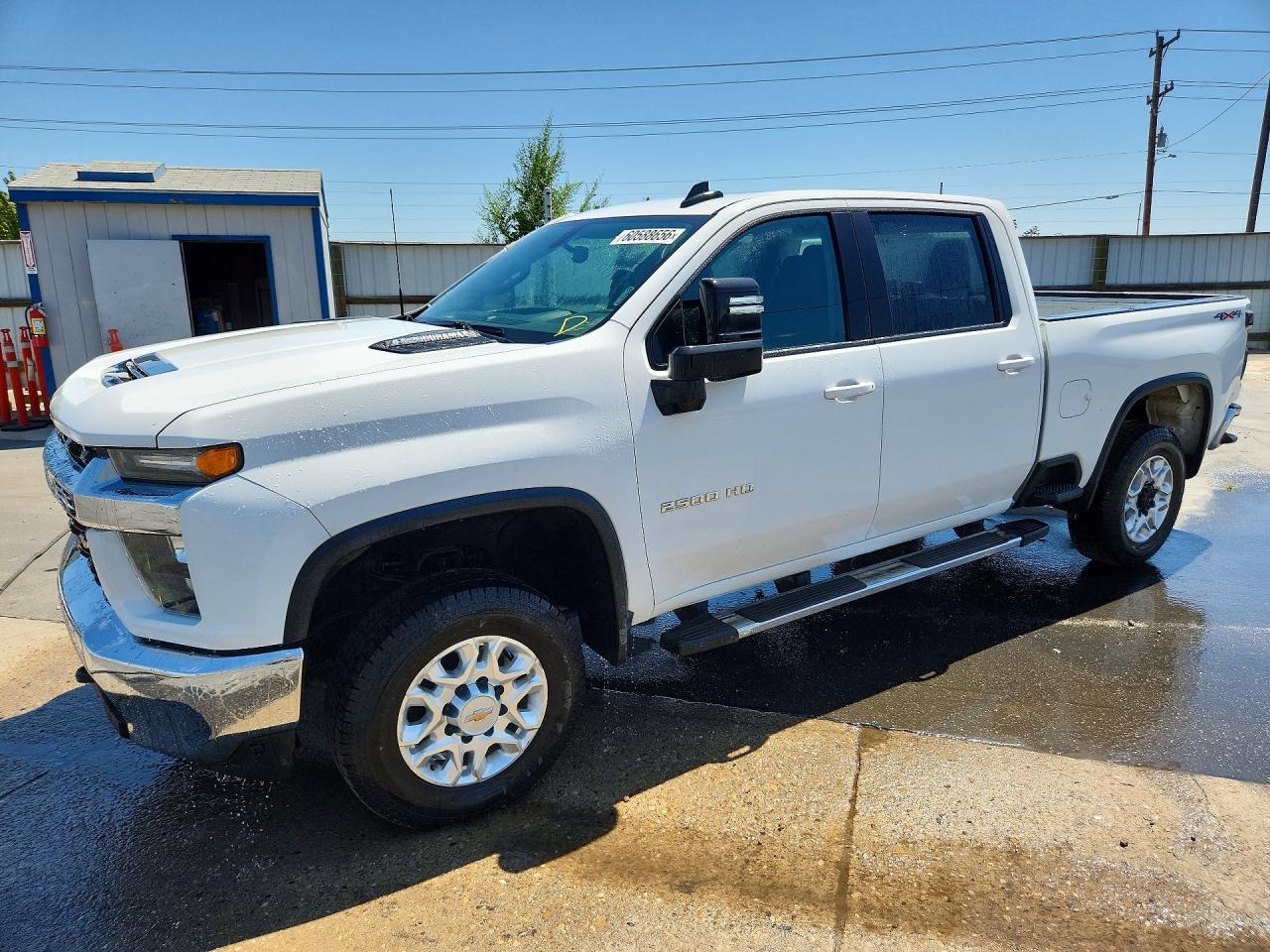 2023 Chevrolet Silverado 2500HD LT, VIN 1GC4YNEY6PF178427 — Перед