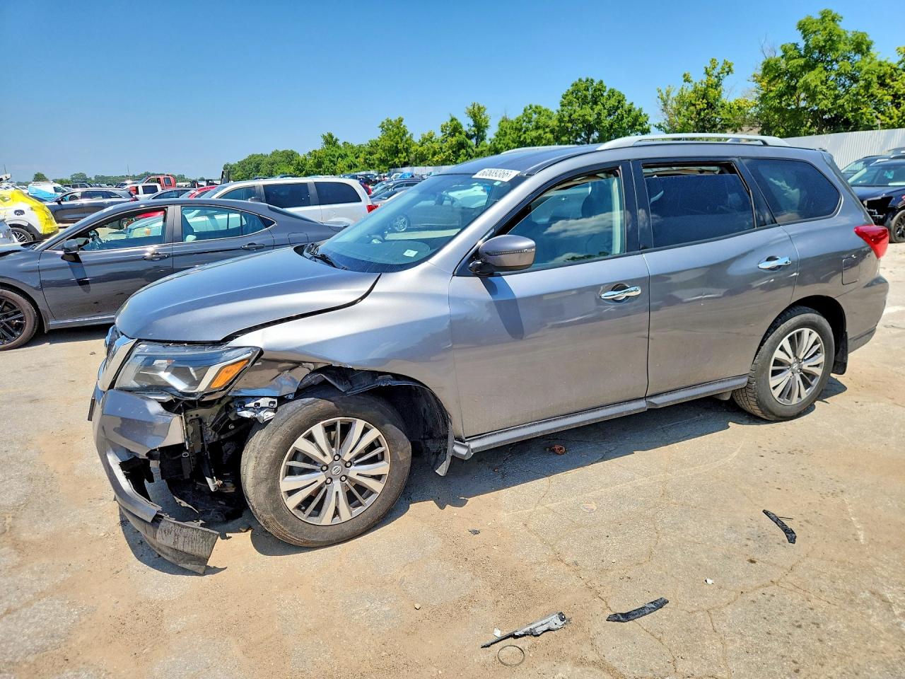 2020 Nissan Pathfinder S, VIN 5N1DR2AM6LC629538 — Перед