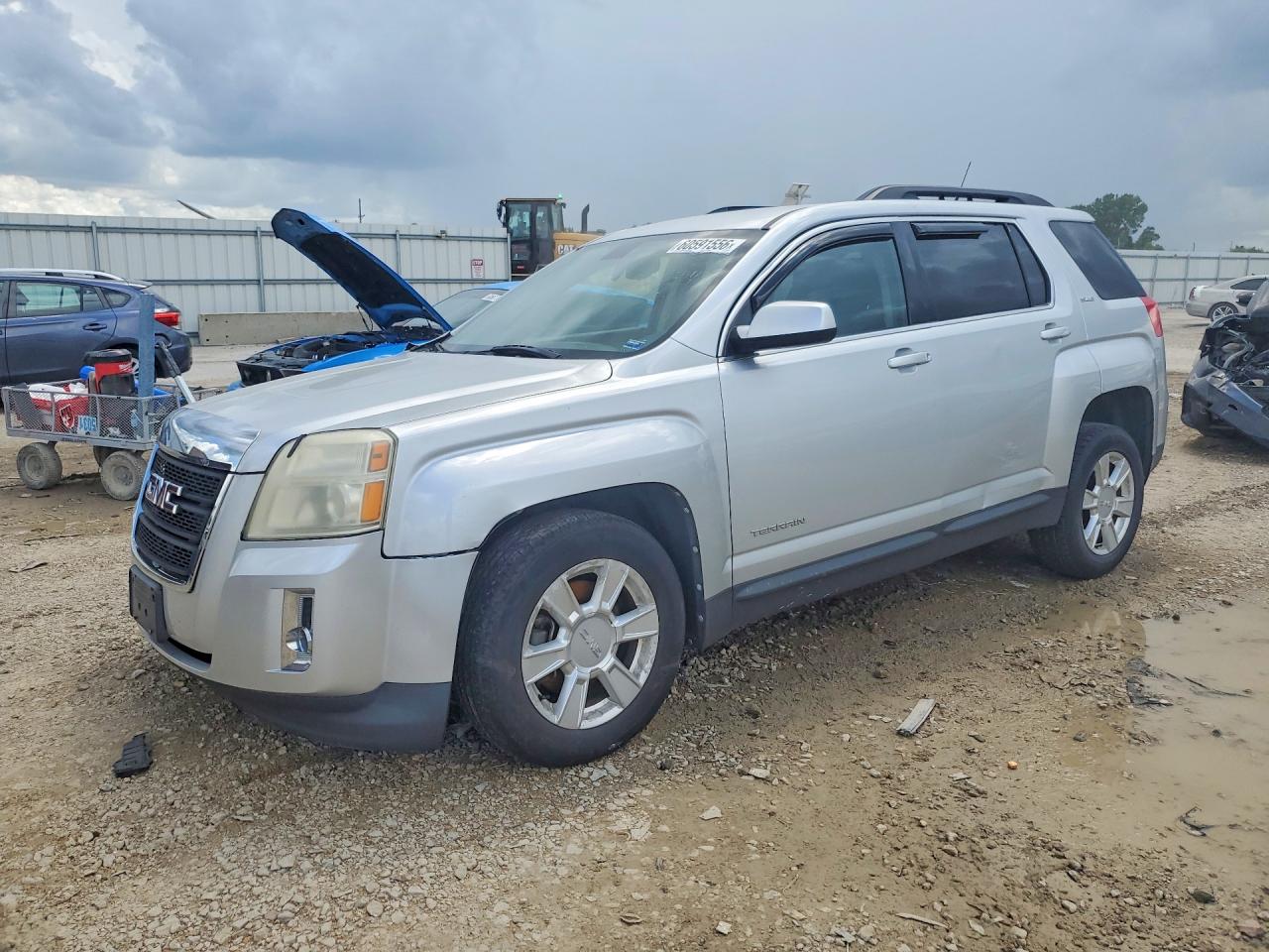 2011 GMC Terrain SLE-2, VIN 2CTFLTEC9B6254777 — Front end
