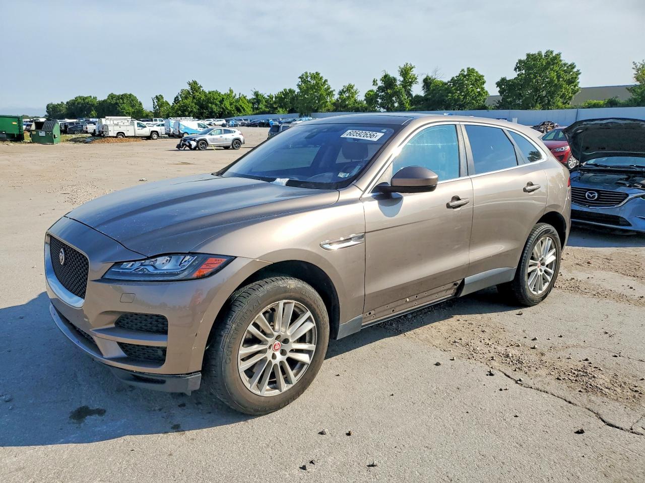 2017 Jaguar F-Pace 35t Prestige, VIN SADCK2BV1HA895844 — Side