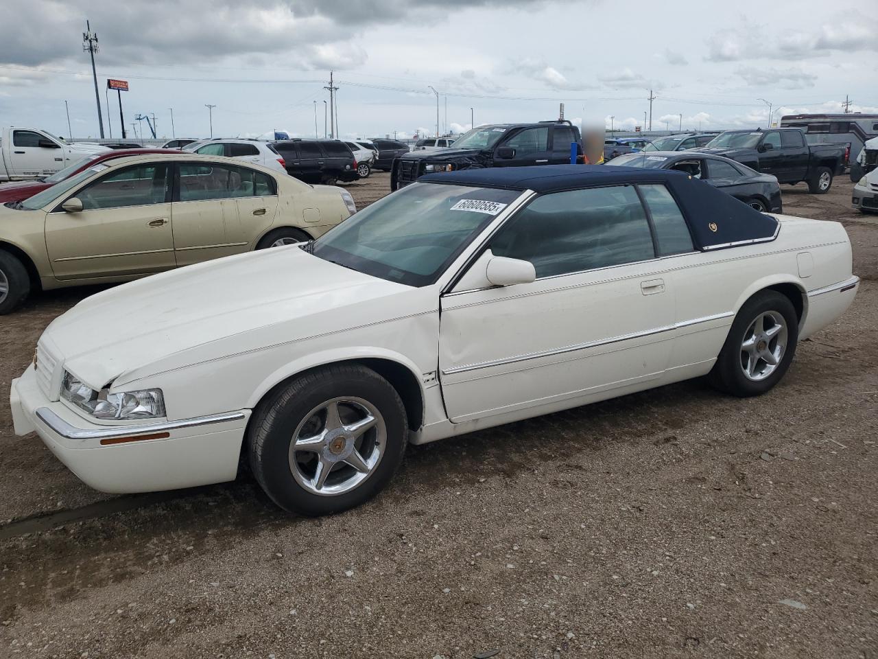 1997 Cadillac Eldorado Touring, VIN 1G6ET1290VU608053 — Перед