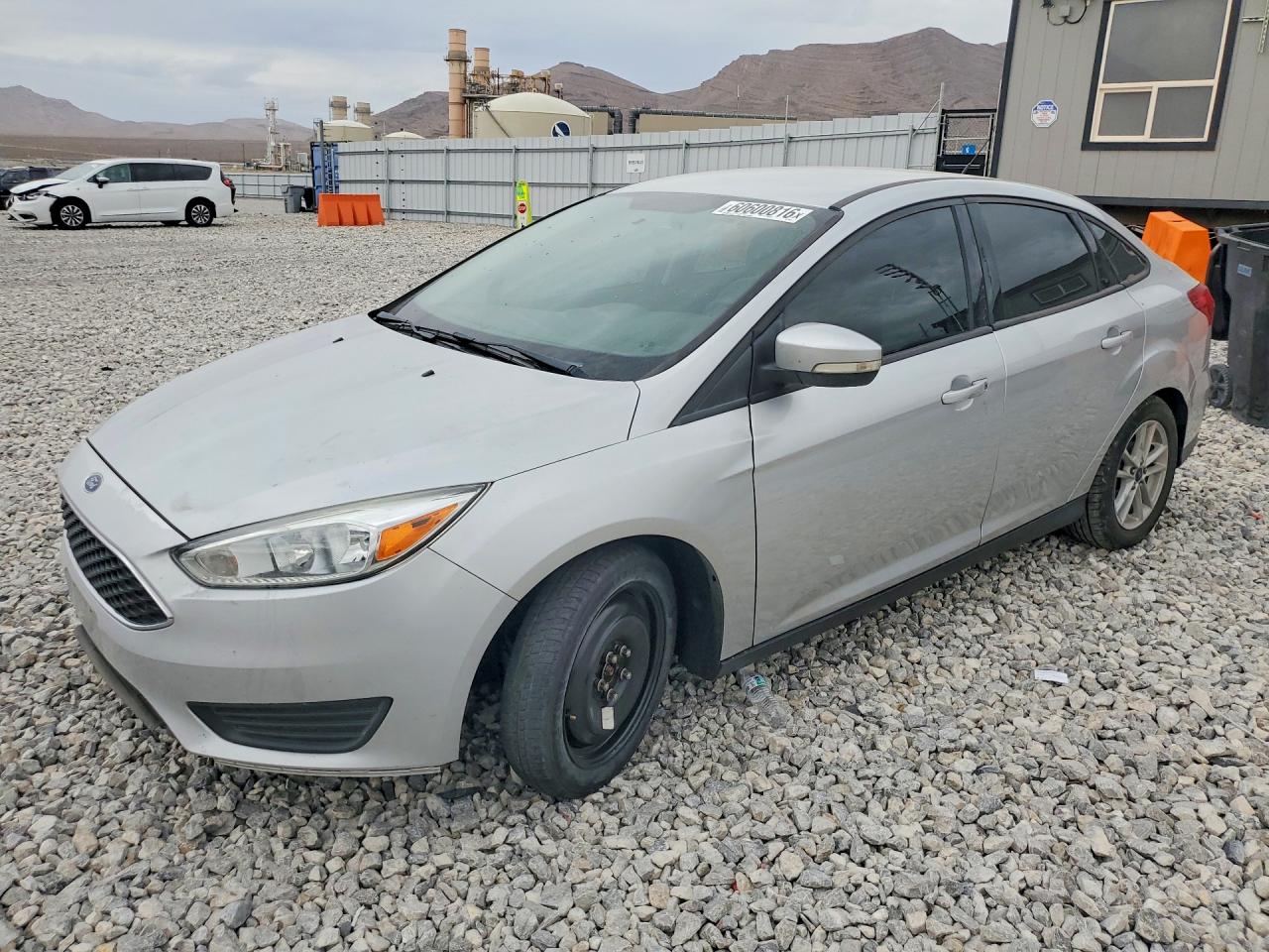 2015 Ford Focus SE, VIN 1FADP3F27FL220420 — Front end