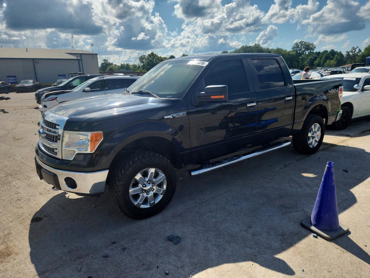 2014 Ford F-150 XLT, VIN 1FTFW1EF4EKD42977 — Interior fire