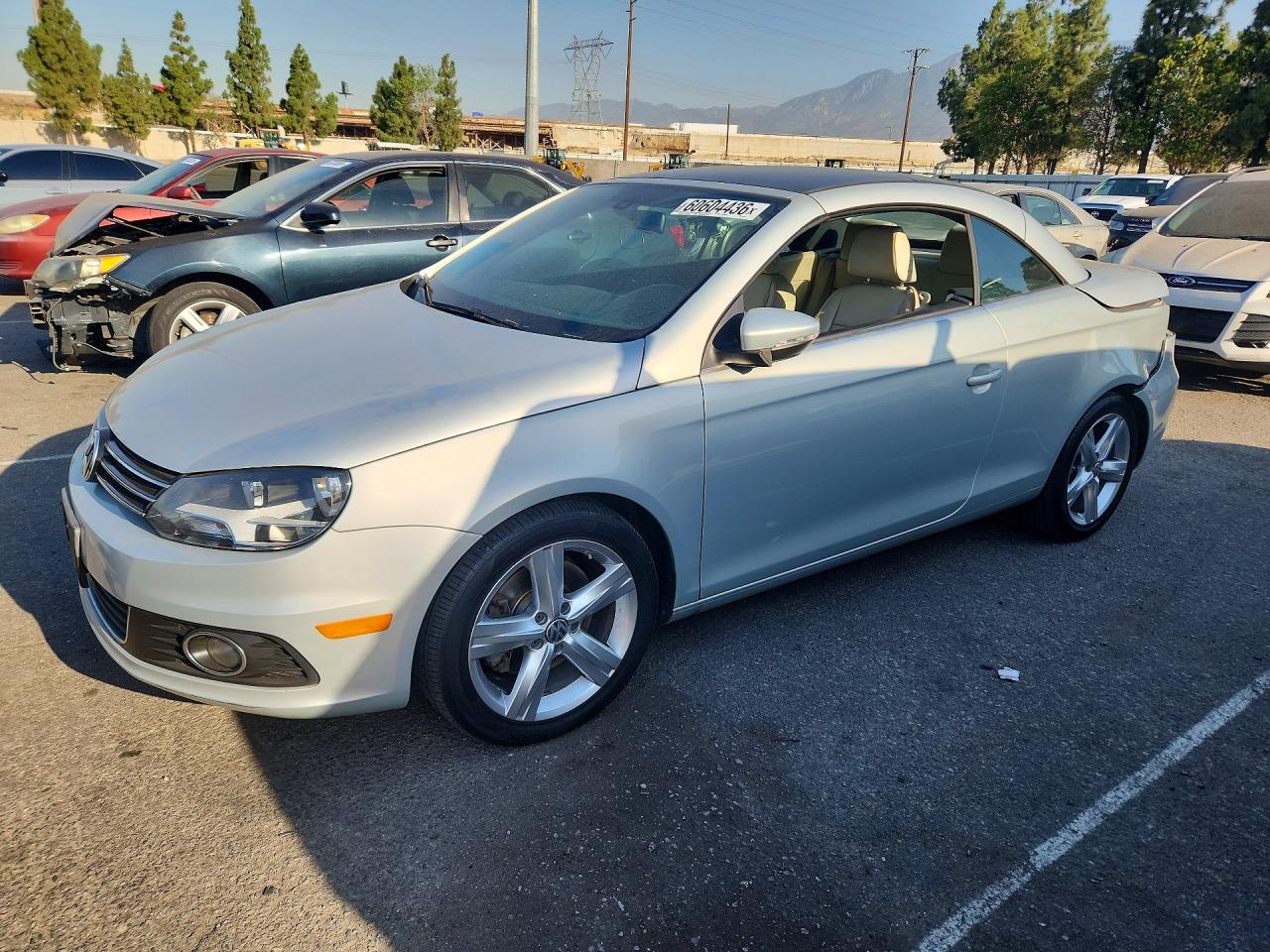 2012 Volkswagen Eos Executive, VIN WVWFW7AHXCV016672 — Rear end