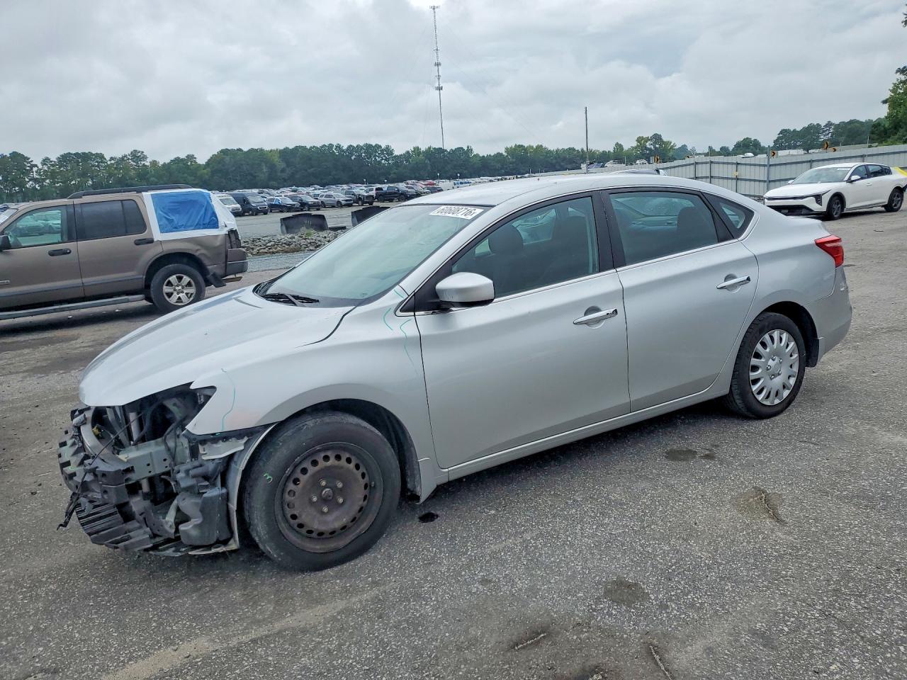 2016 Nissan Sentra SV, VIN 3N1AB7AP8GY239706 — Перед