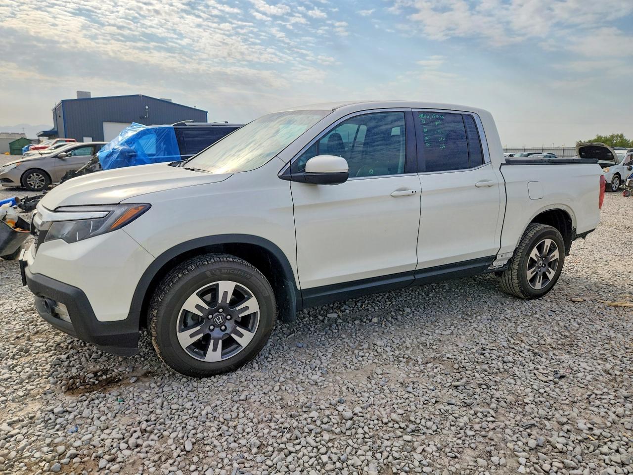 2017 Honda Ridgeline RTL, VIN 5FPYK3F59HB010841 — Rear end