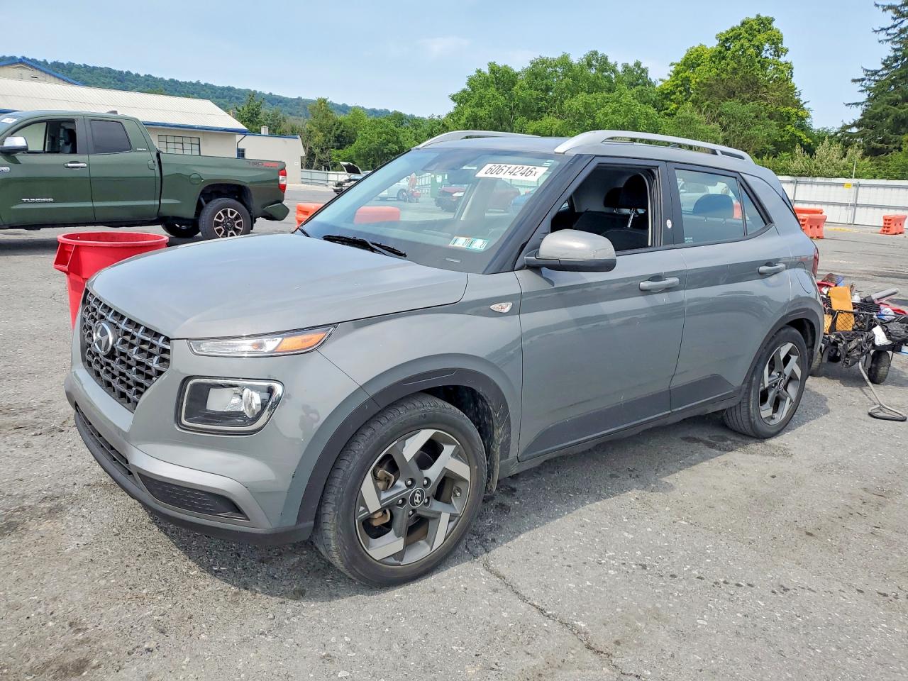 2022 Hyundai Venue SEL, VIN KMHRC8A36NU155024 — Side