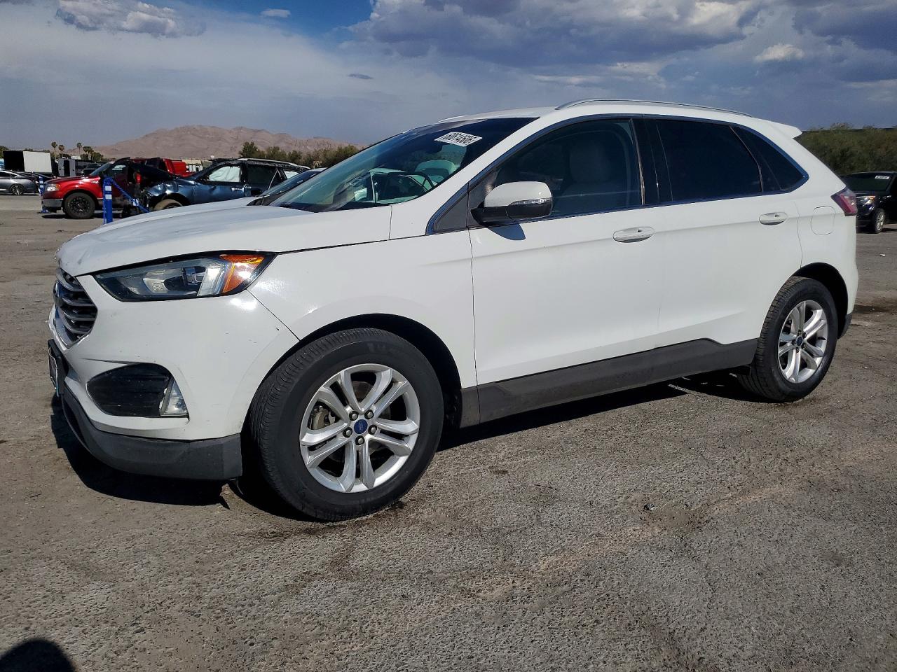 2020 Ford Edge SEL, VIN 2FMPK3J9XLBA31438 — Перед