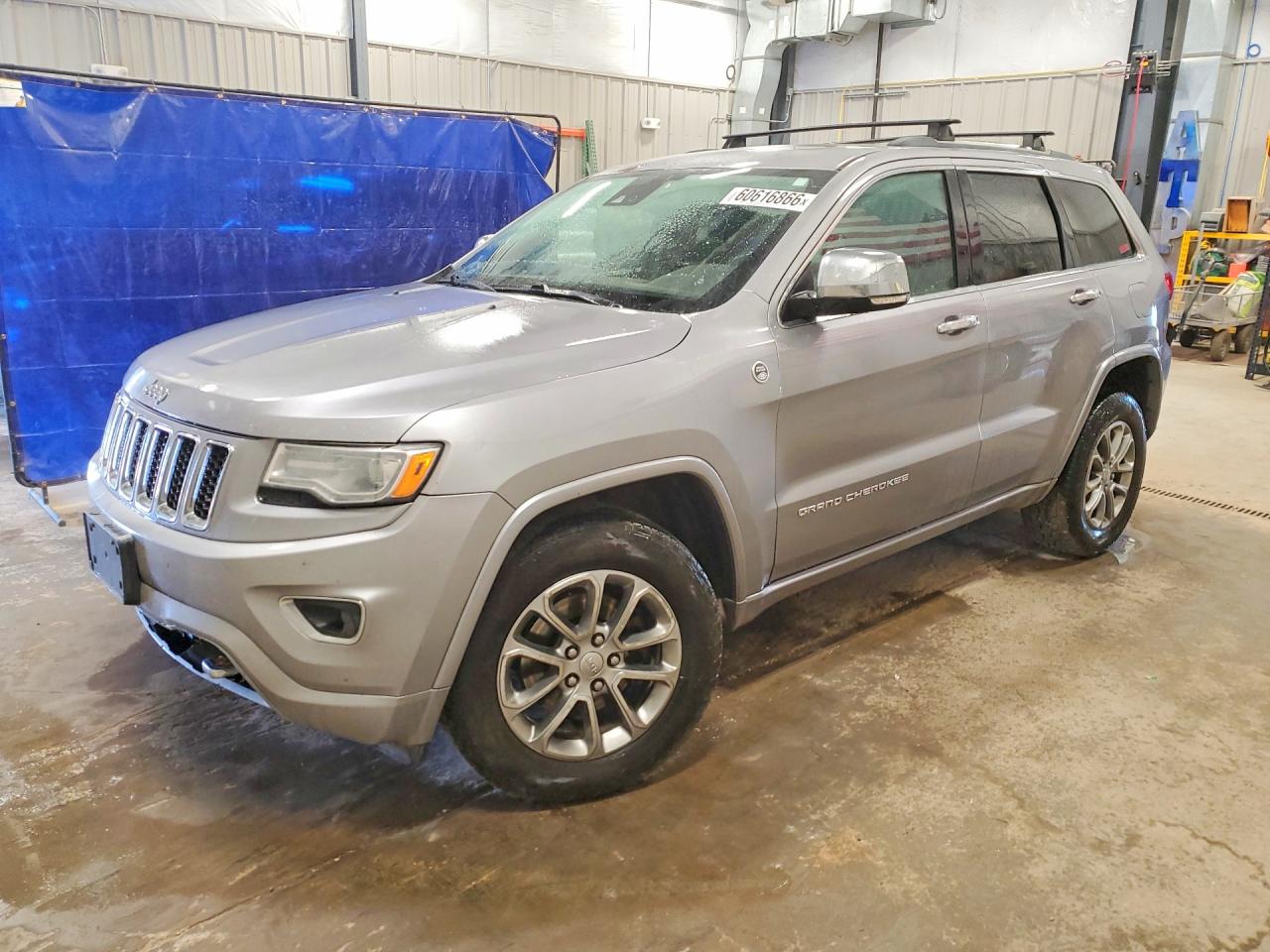 2016 Jeep Grand Cherokee Overland, VIN 1C4RJFCG7GC461009 — Front end