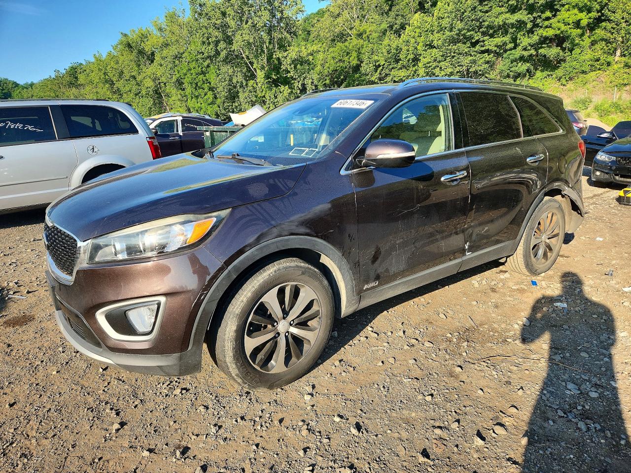 2017 Kia Sorento EX, VIN 5XYPHDA11HG253646 — Engine fire