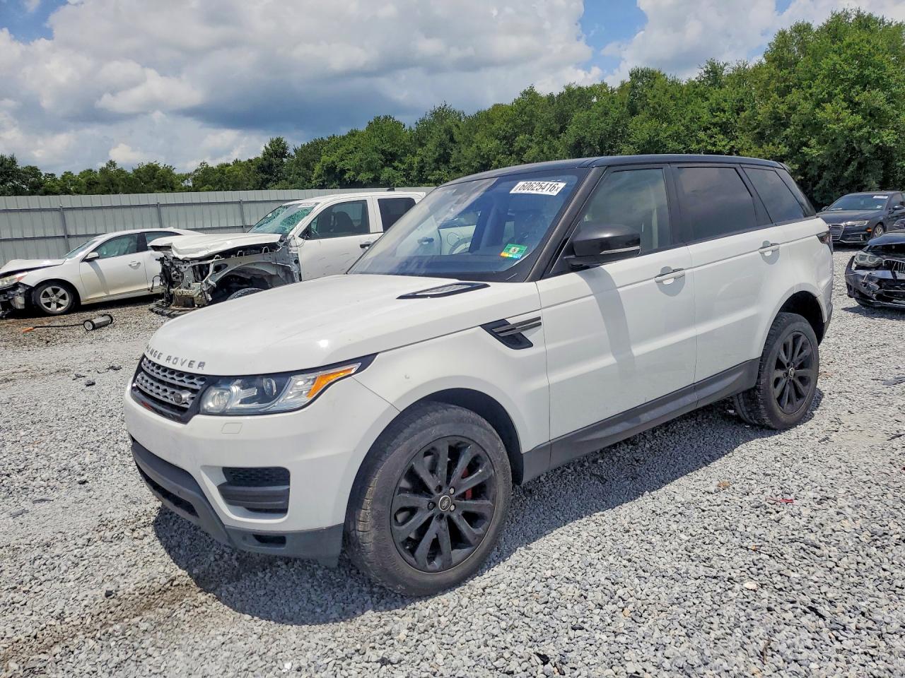 2016 Land Rover Range Rover Sport SE, VIN SALWG2VFXGA633794 — Rear end
