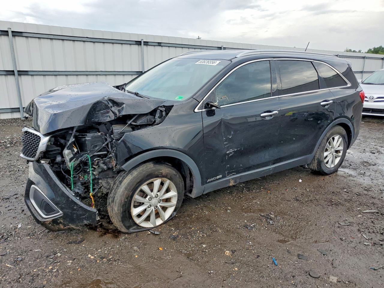 2017 Kia Sorento LX, VIN 5XYPGDA57HG292487 — Front end