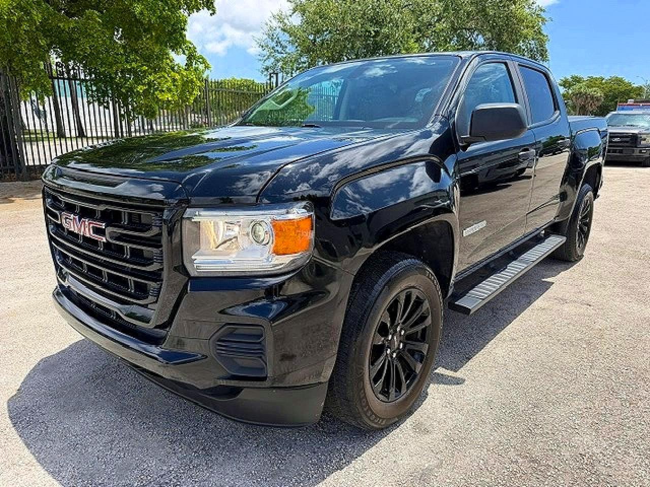 2021 GMC Canyon 2WD Elevation Standard, VIN 1GTG5BEN1M1179259 — Minor dents and scratches