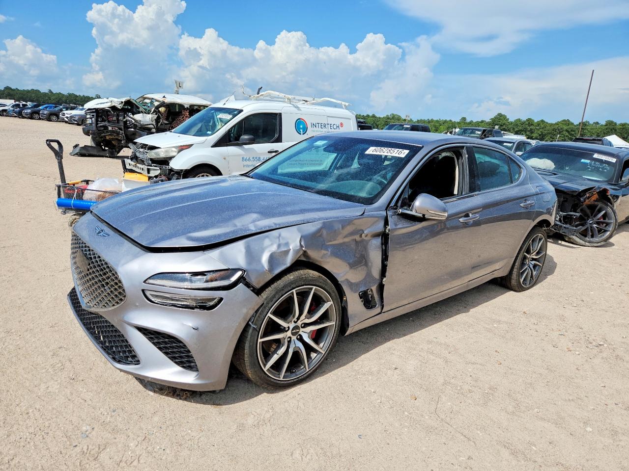 2025 Genesis G70 2.5T, VIN KMTG34SC2SU158910 — Front end