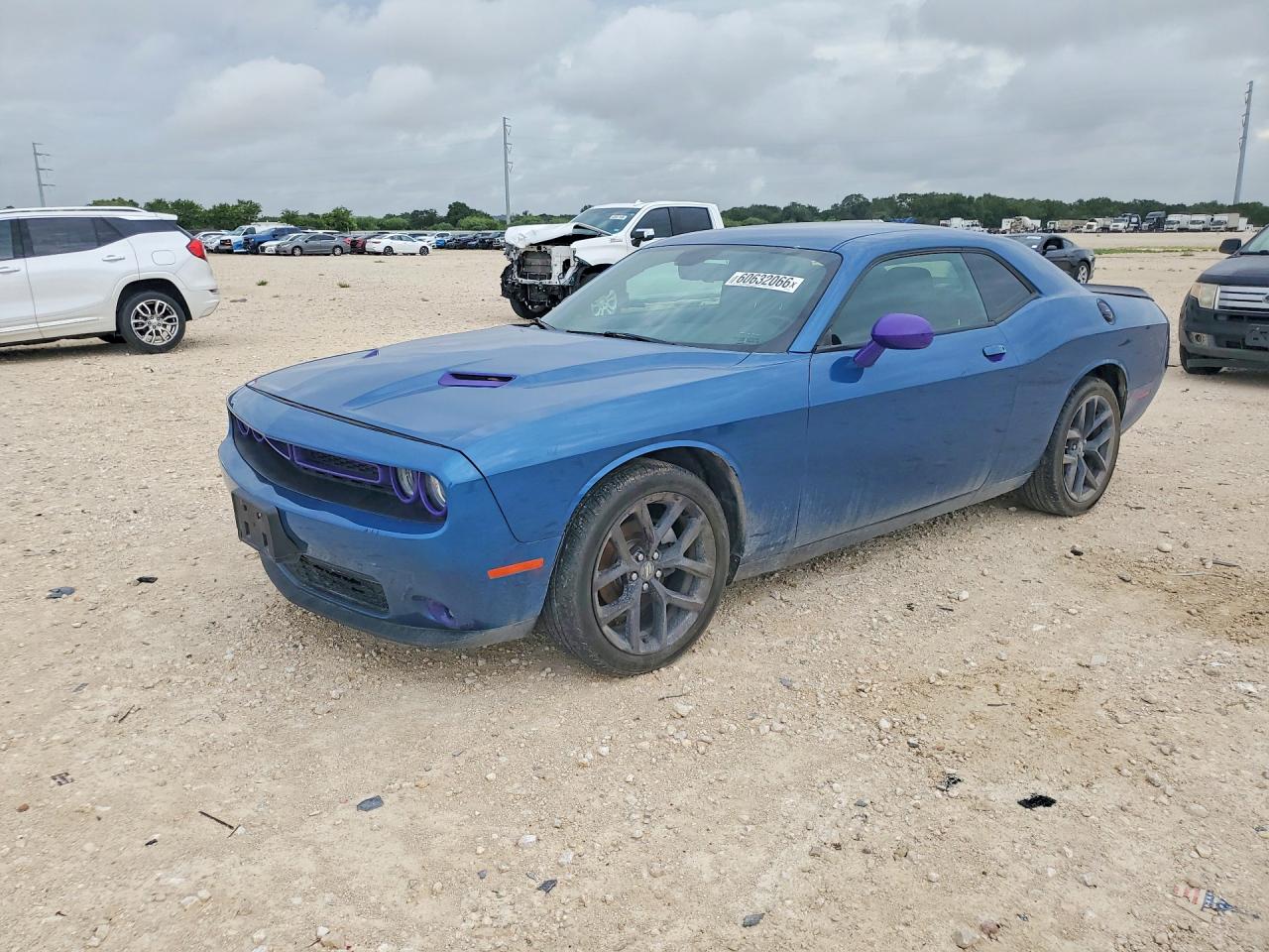2020 Dodge Challenger SXT, VIN 2C3CDZAG4LH182825 — Minor dents and scratches