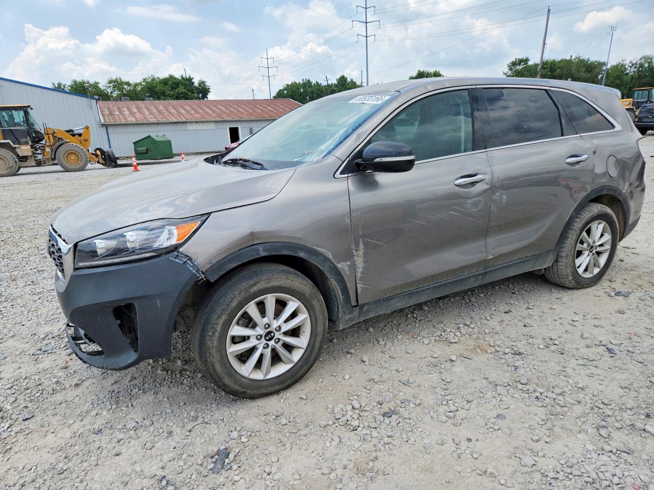 2019 Kia Sorento LX, VIN 5XYPG4A33KG479697 — Front end