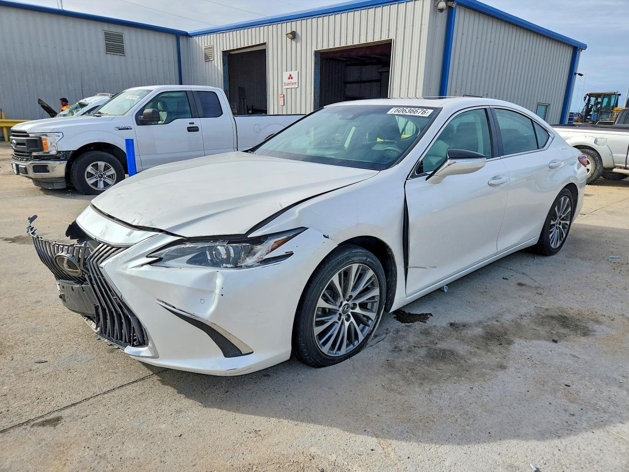 2020 Lexus ES 350, VIN 58ADZ1B18LU071340 — Front end