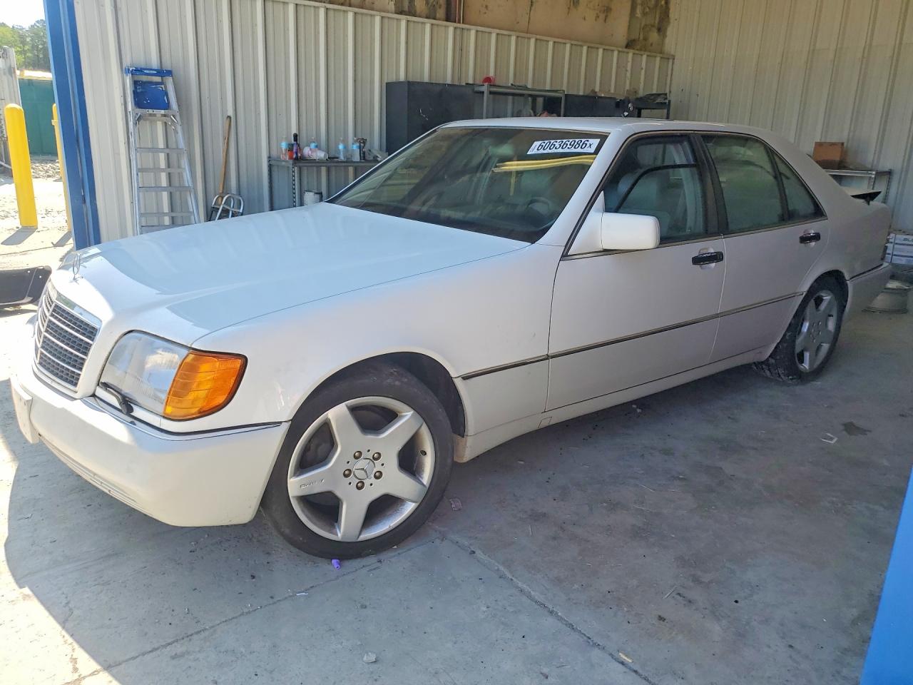 1994 Mercedes-Benz S, VIN WDBGB34E6RA184706 — Front end