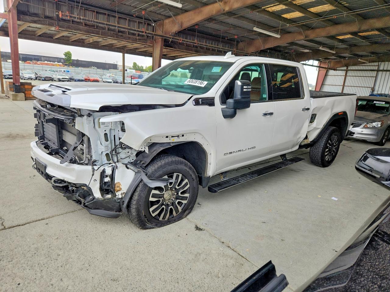 2024 GMC Sierra 2500HD Denali Ultimate, VIN 1GT19XEY8RF410685 — Front end