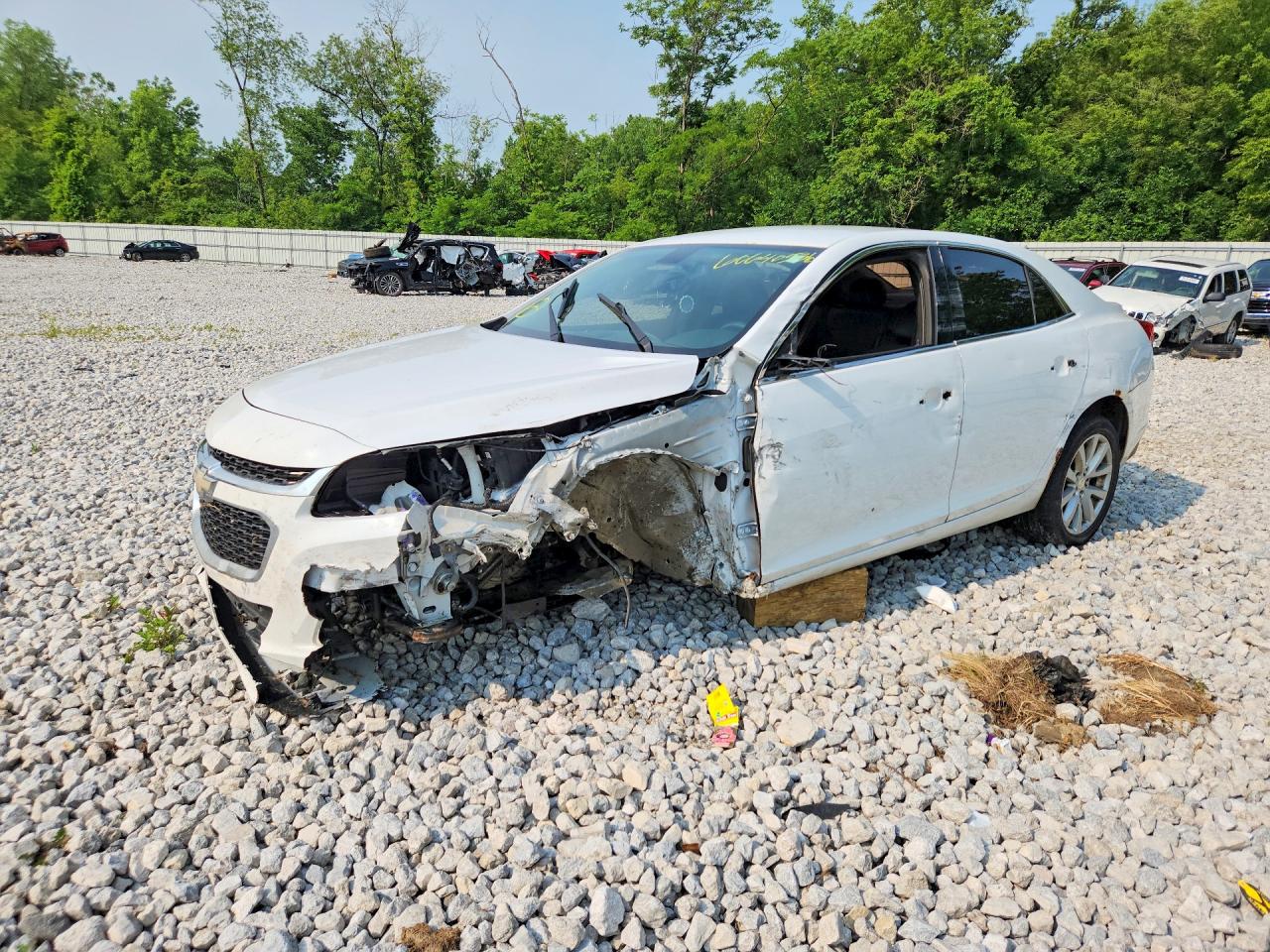 2015 Chevrolet Malibu LT, VIN 1G11D5SLXFF148216 — Front end