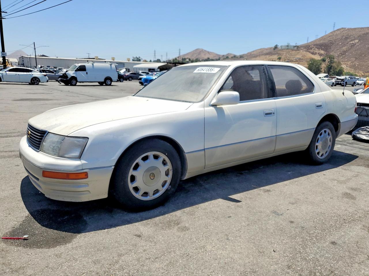 1996 Lexus LS 400, VIN JT8BH22F8T0036682 — Мелкие вмятины и царапины