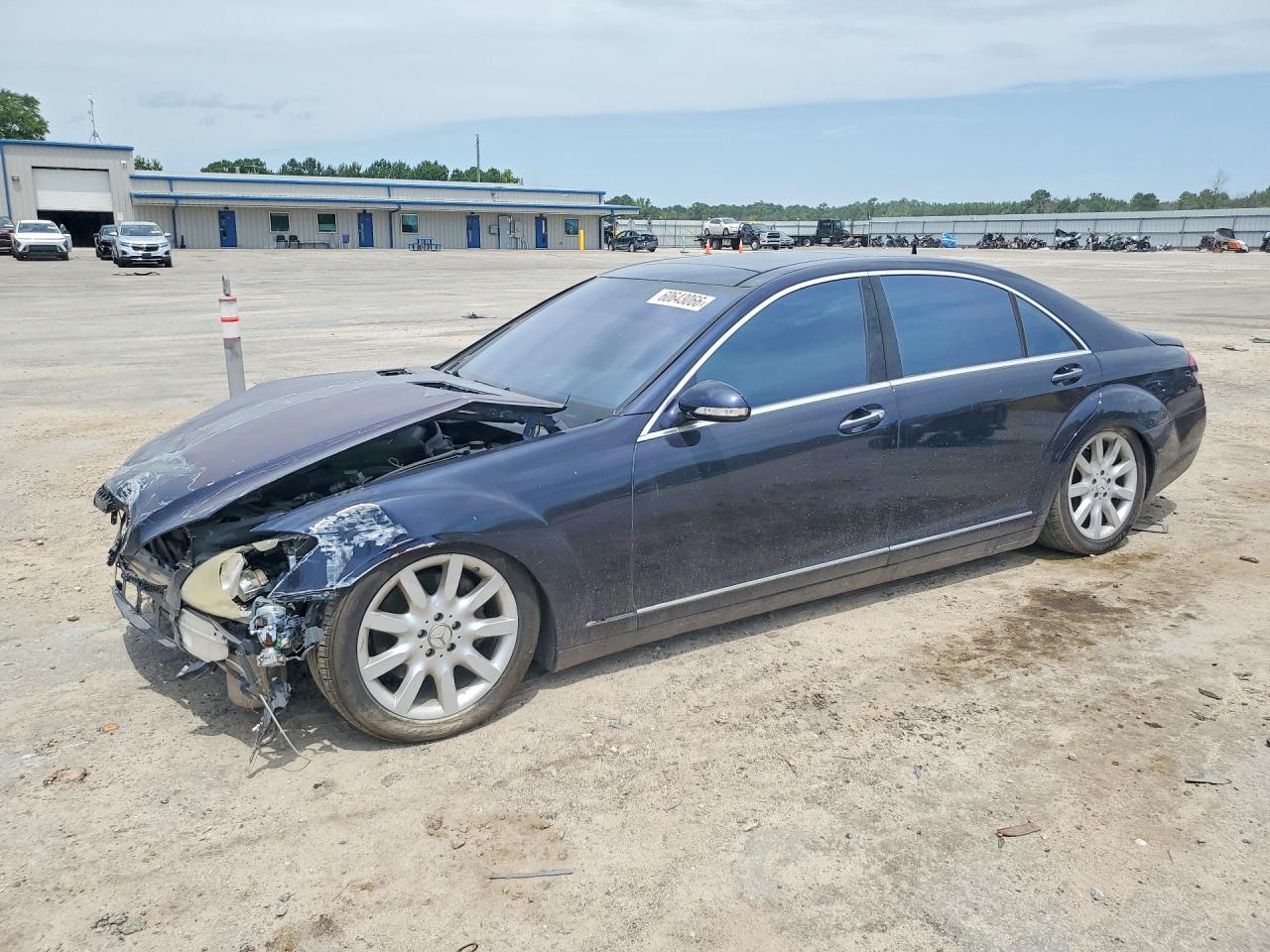 2007 Mercedes-Benz S 550, VIN WDDNG71X17A070400 — Front end