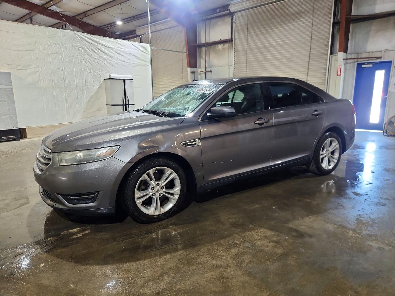 2014 Ford Taurus SEL, VIN 1FAHP2E89EG153926 — Front end