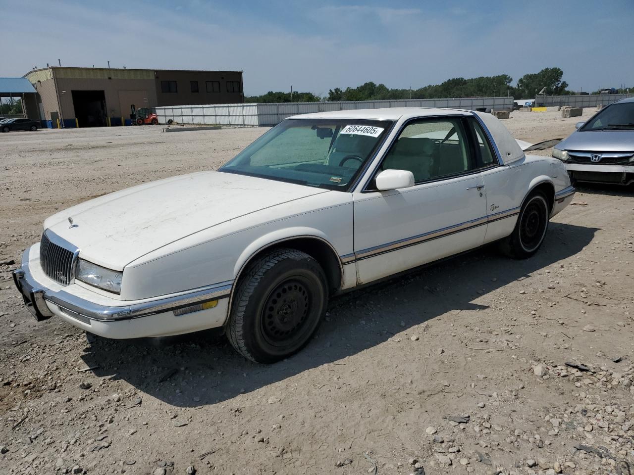 1992 Buick Riviera, VIN 1G4EZ13L8NU406742 — Rear end