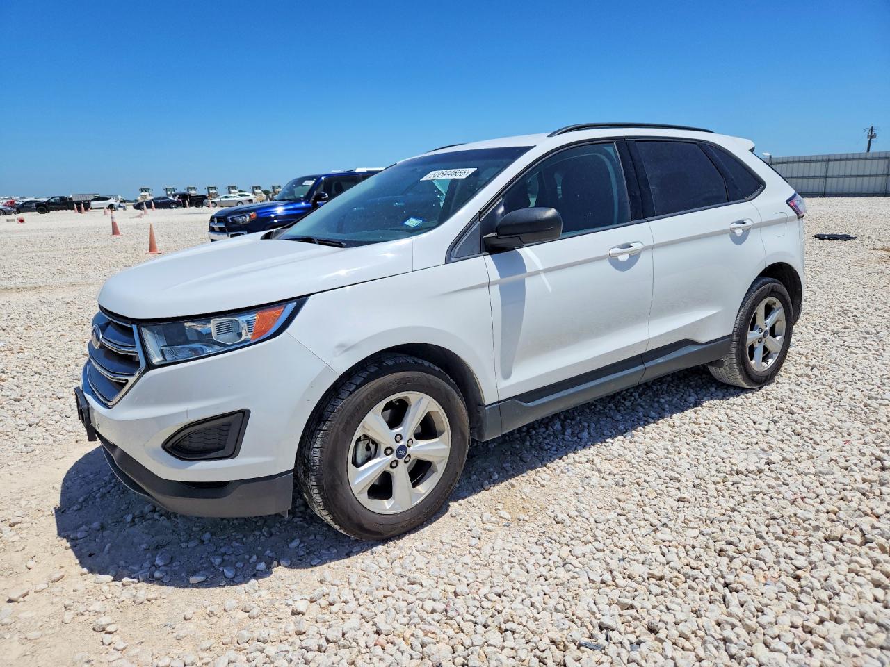 2017 Ford Edge SE, VIN 2FMPK3G95HBC63704 — Front end