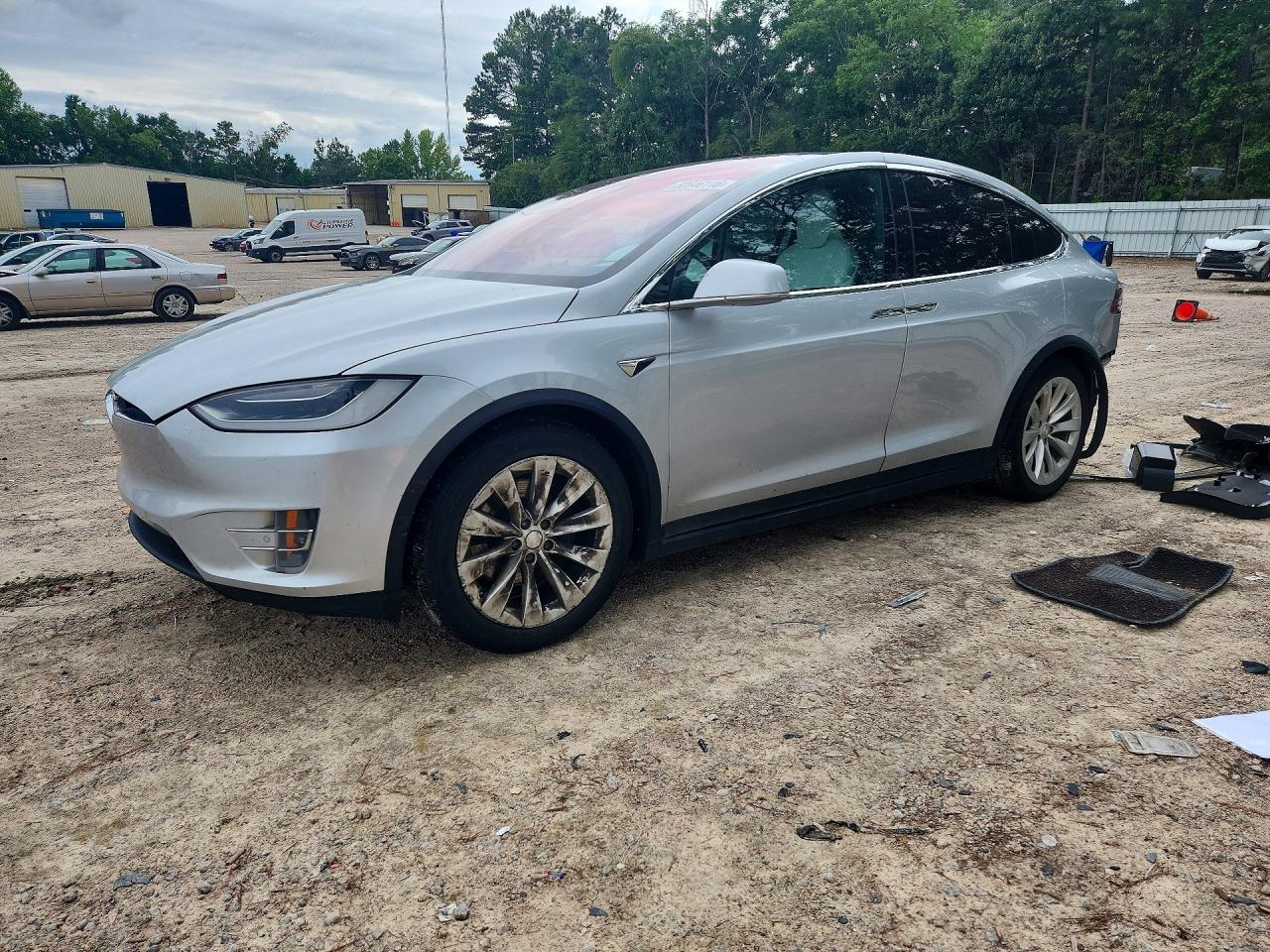 2017 Tesla Model X 90D, VIN 5YJXCDE28HF055686 — Rear end