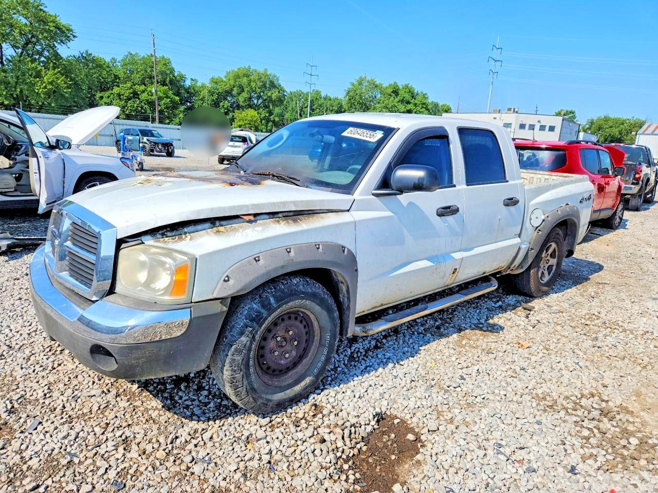 2005 Dodge Dakota SLT, VIN 1D7HW48N85S199955 — Engine fire