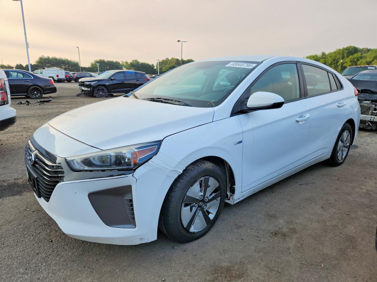 2017 Hyundai Ioniq Blue, VIN KMHC65LCXHU031450 — Front end