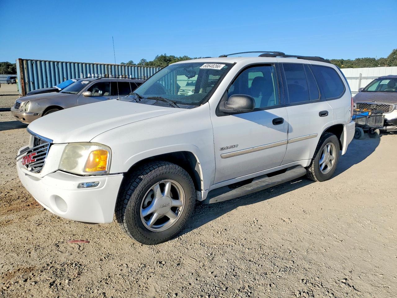 2006 GMC Envoy SLT, VIN 1GKDT13S362124745 — Перед