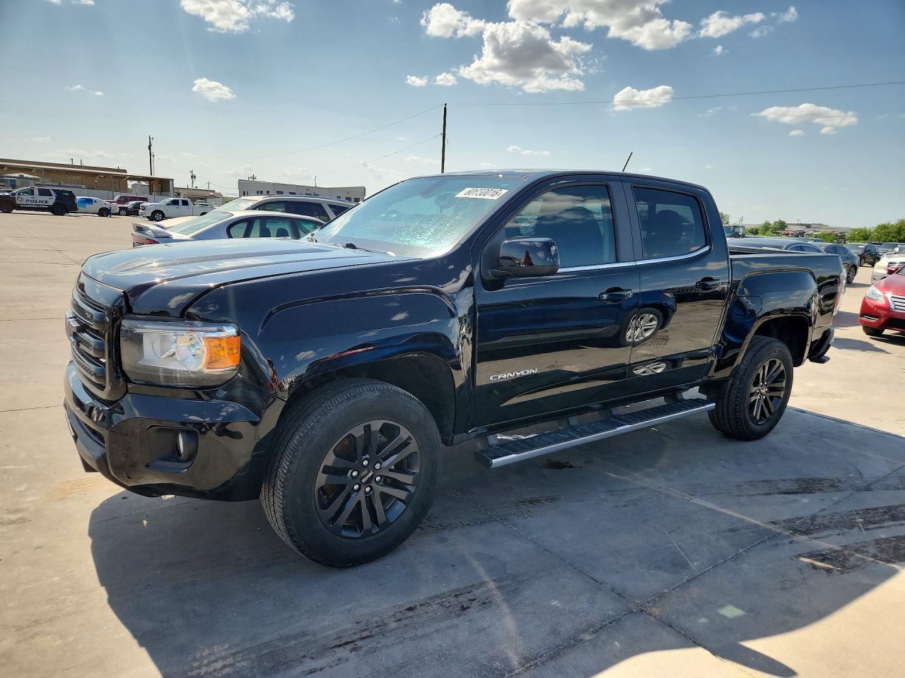 2020 GMC Canyon 2WD SLE, VIN 1GTG5CEN6L1251089 — Front end